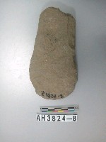 藏品(中型片狀淺腰舌刃打製石斧)的圖片